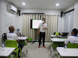 เทคนิคการขับรถเชิงป้องกันอุบัติเหตุ โดยอาจารย์อภิรัติ  คำสายพรม